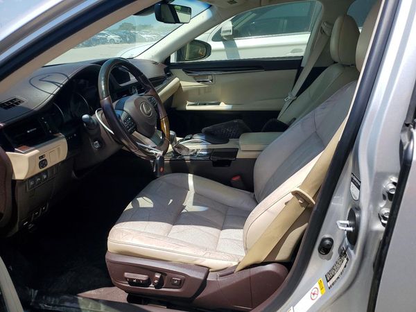 2016 LEXUS ES