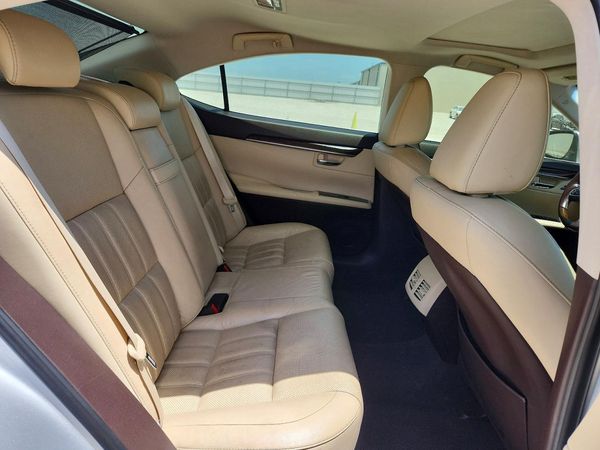 2016 LEXUS ES