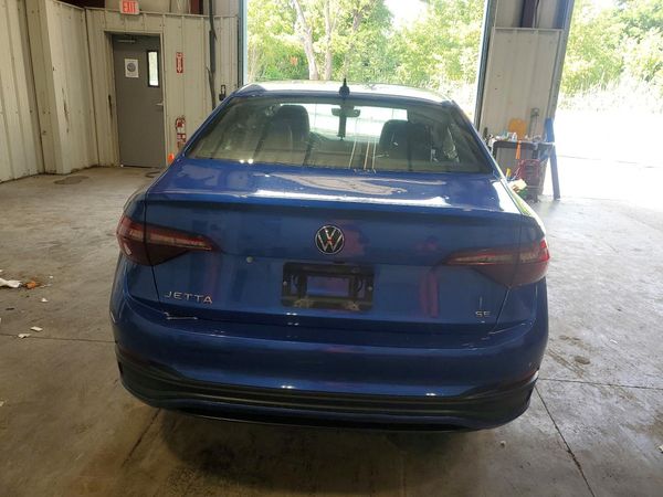 2023 VOLKSWAGEN JETTA SE w/ Sunroof