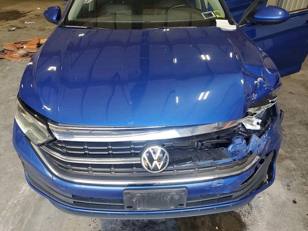 2023 VOLKSWAGEN JETTA SE w/ Sunroof