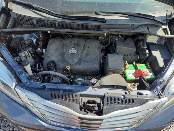 2017 TOYOTA SIENNA