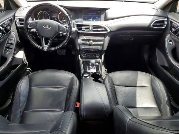 2017 INFINITI QX30