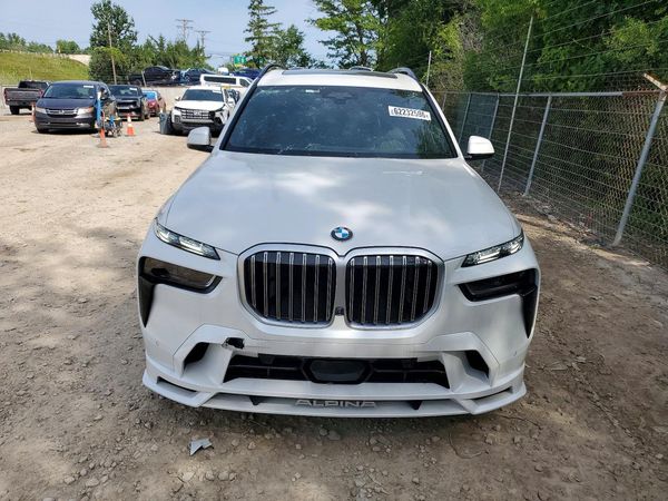 2025 BMW X7 Alpina XB7