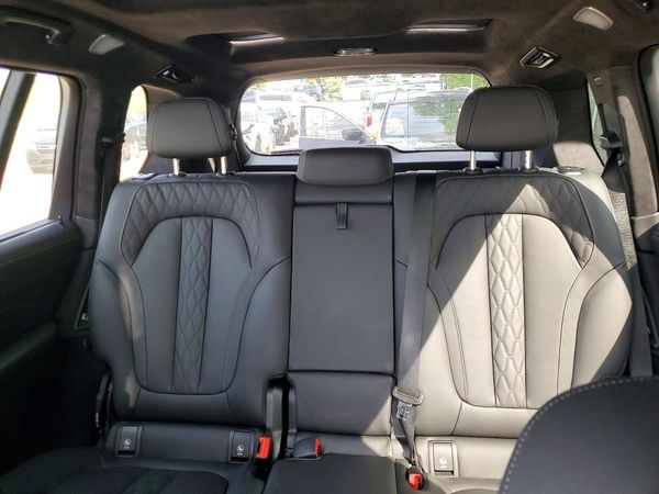 2025 BMW X7 Alpina XB7