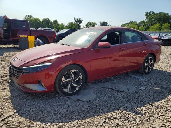 2022 HYUNDAI ELANTRA SEL w/ Premium Pkg