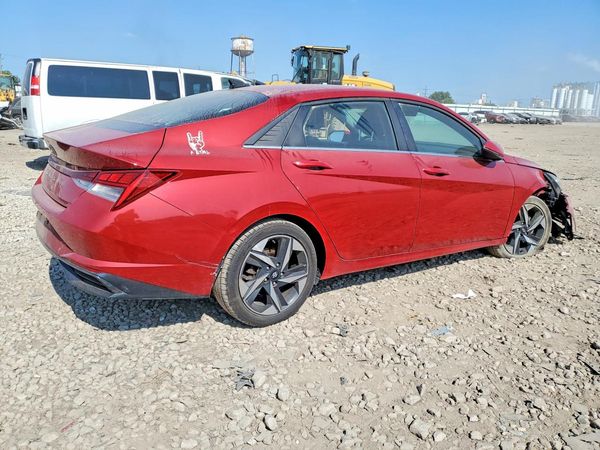 2022 HYUNDAI ELANTRA SEL w/ Premium Pkg