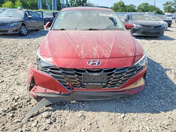 2022 HYUNDAI ELANTRA SEL w/ Premium Pkg