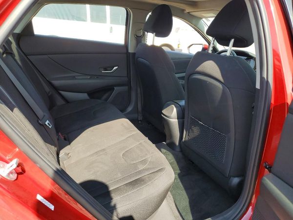 2022 HYUNDAI ELANTRA SEL w/ Premium Pkg