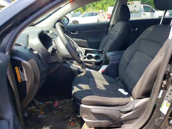 2013 KIA SPORTAGE LX — DENT