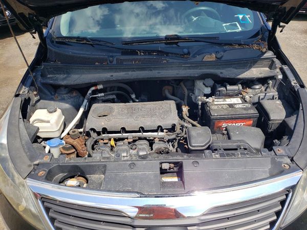 2013 KIA SPORTAGE LX — Engine bay