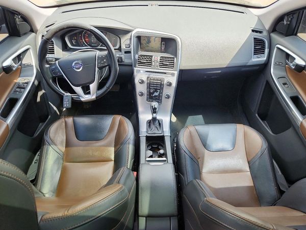 2017 VOLVO XC60 Dynamic