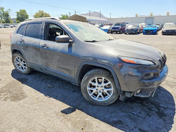 2014 JEEP CHEROKEE Latitude — Passenger 3/4