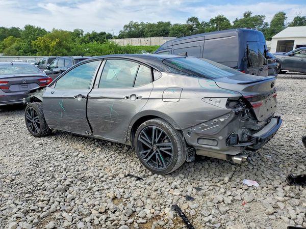 2025 TOYOTA CAMRY