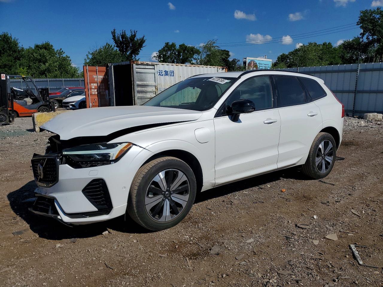 2024 VOLVO XC60 Plus Dark