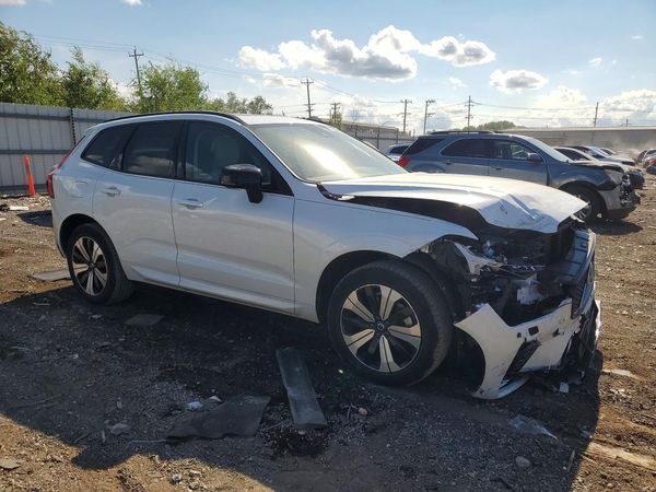 2024 VOLVO XC60 Plus Dark