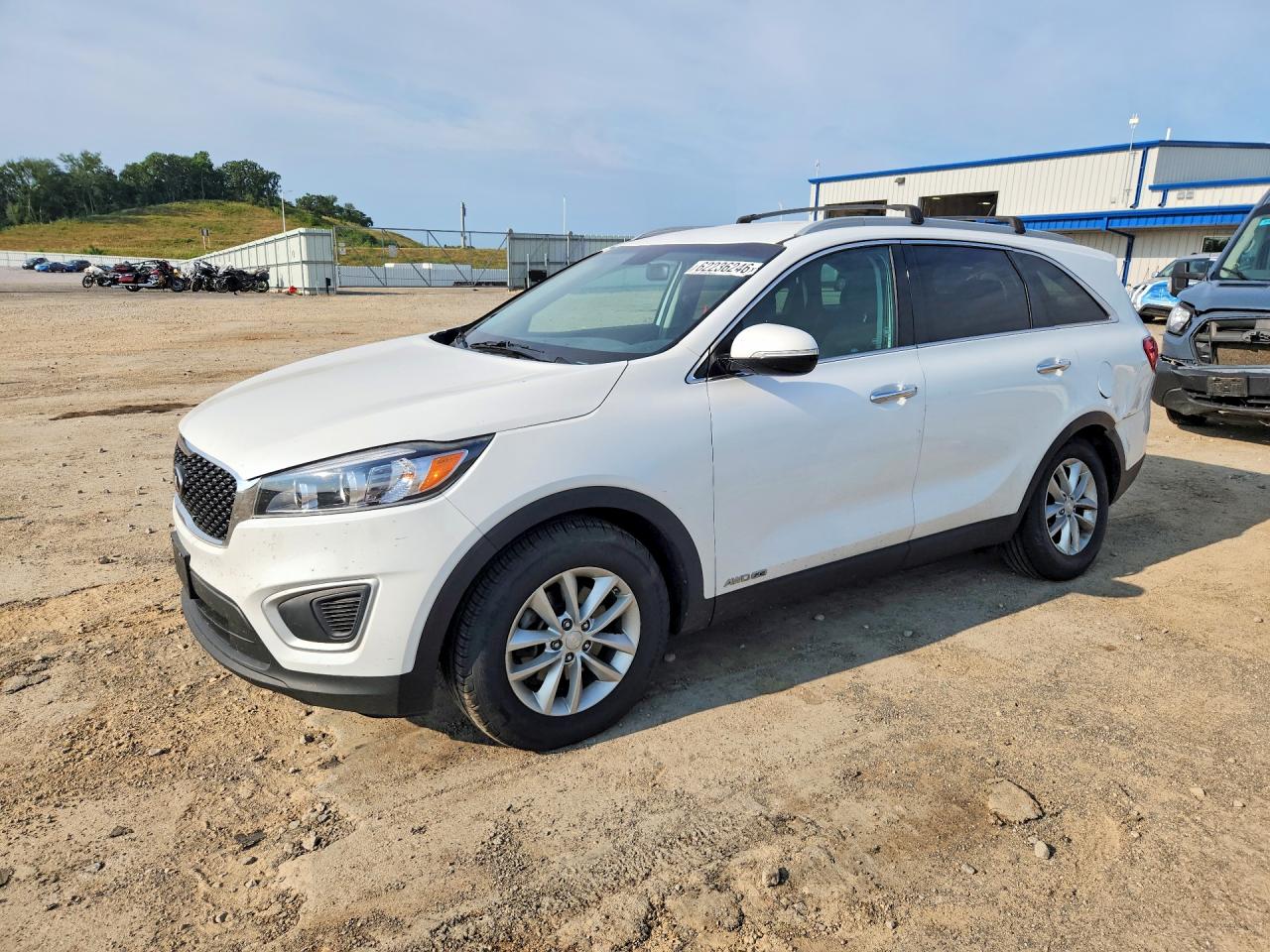 2017 KIA SORENTO L, LX