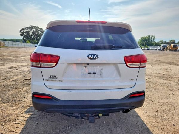 2017 KIA SORENTO L, LX