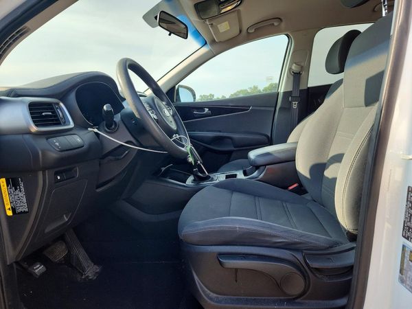 2017 KIA SORENTO L, LX