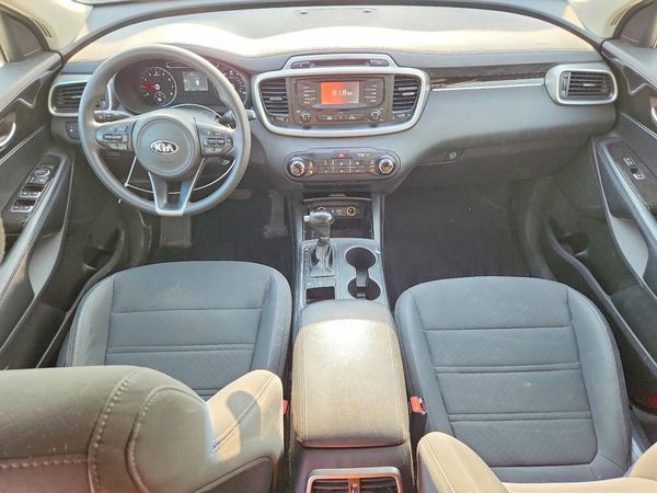 2017 KIA SORENTO L, LX
