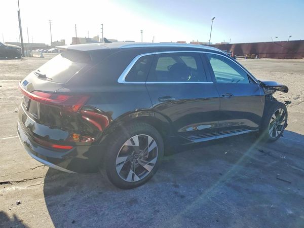2022 AUDI E-TRON