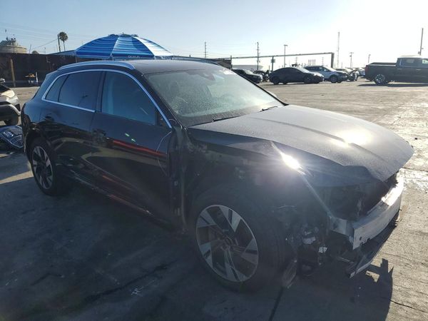 2022 AUDI E-TRON