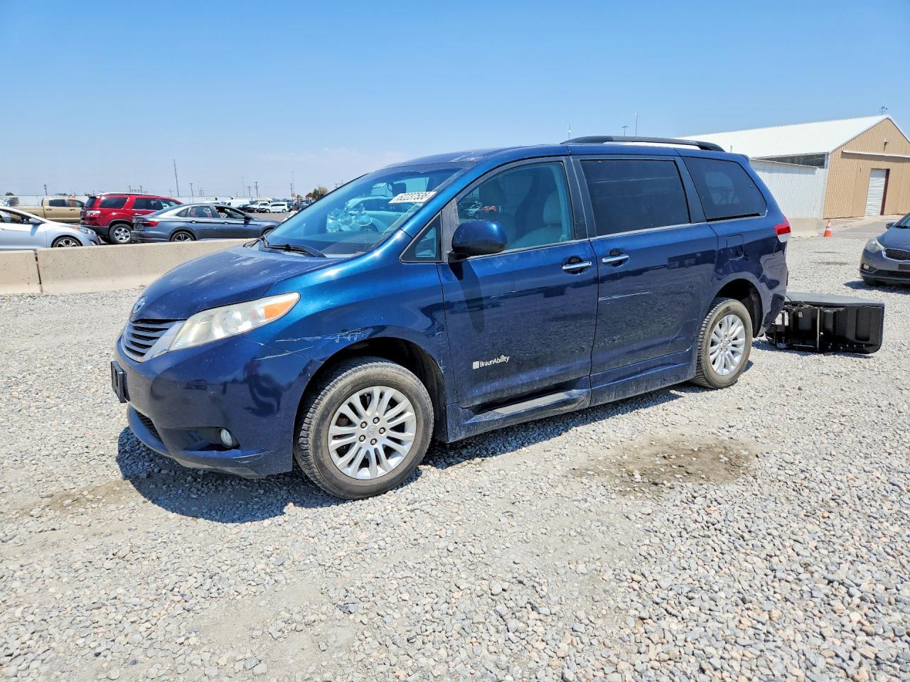2012 TOYOTA SIENNA