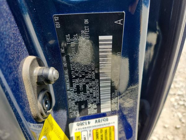 2012 TOYOTA SIENNA