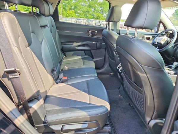 2023 KIA SORENTO S