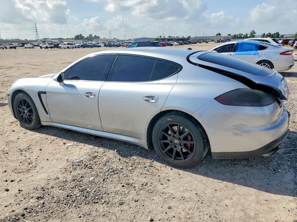 2015 PORSCHE PANAMERA Base (2WD), 4 (4WD)