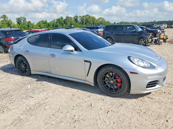 2015 PORSCHE PANAMERA Base (2WD), 4 (4WD)