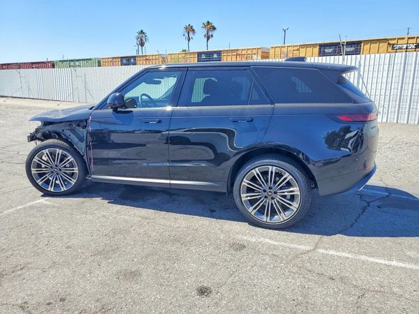 2025 LAND ROVER RANGE ROVER SPORT P360 SE