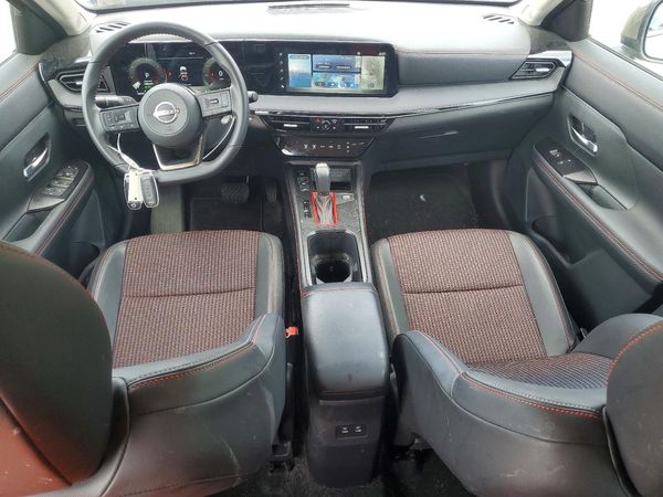 2025 NISSAN KICKS