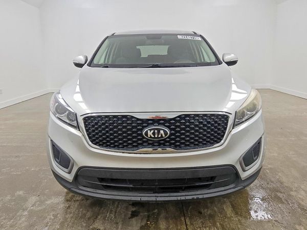 2016 KIA SORENTO L / LX