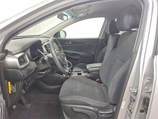 2016 KIA SORENTO L / LX