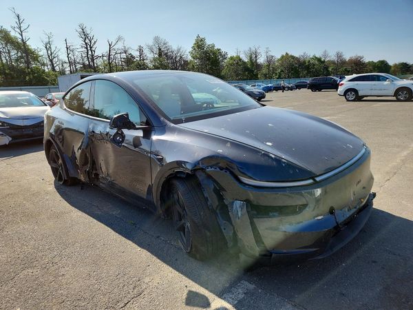 2026 TESLA MODEL Y