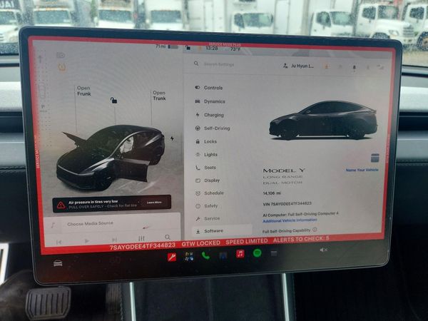 2026 TESLA MODEL Y