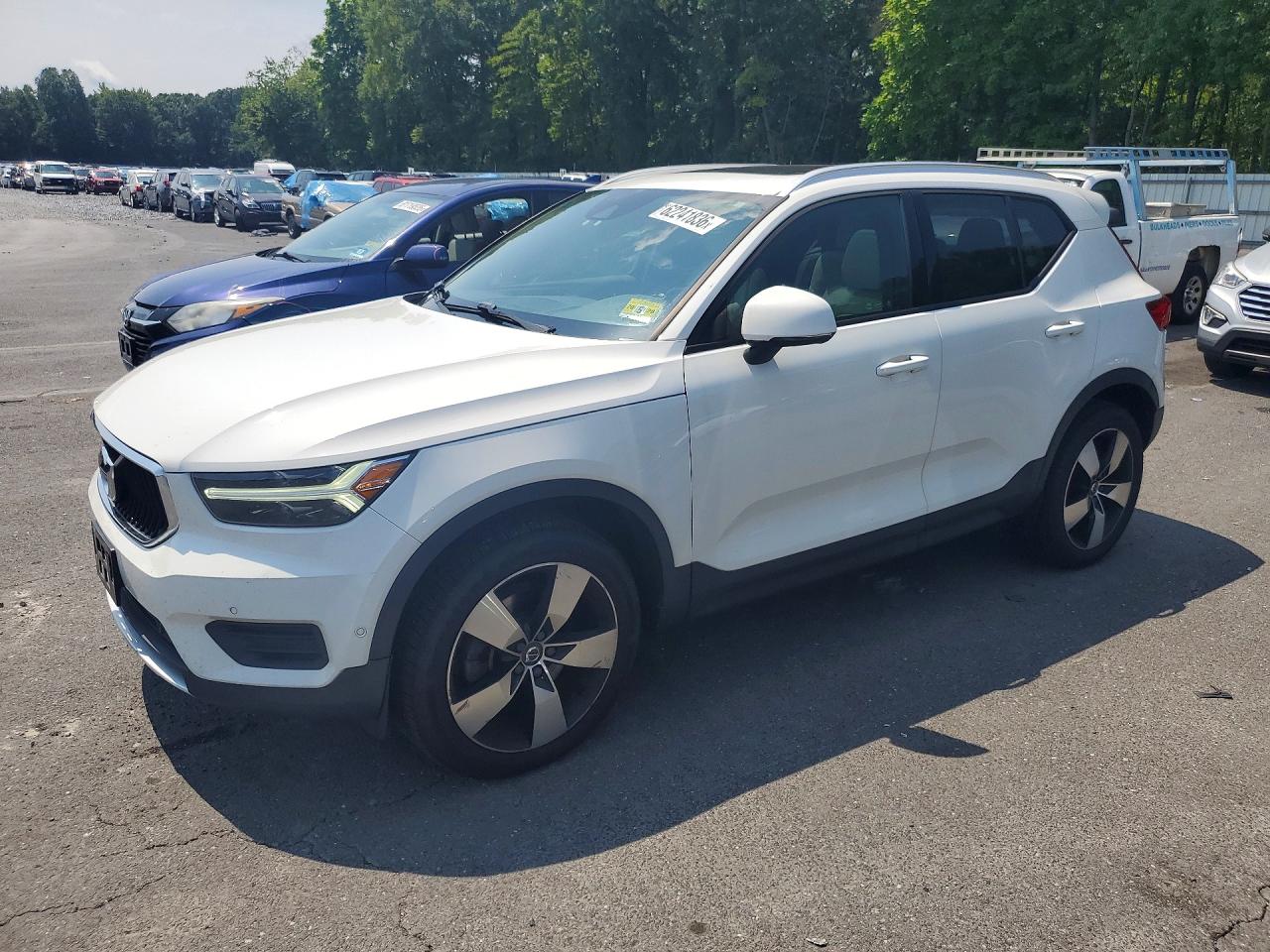 2019 VOLVO XC40