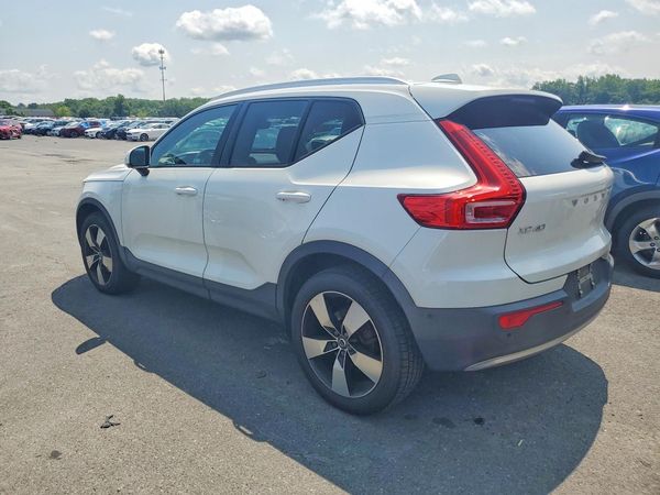 2019 VOLVO XC40