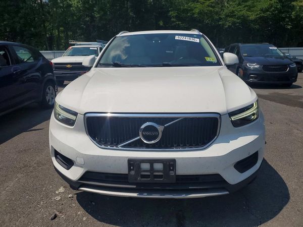 2019 VOLVO XC40