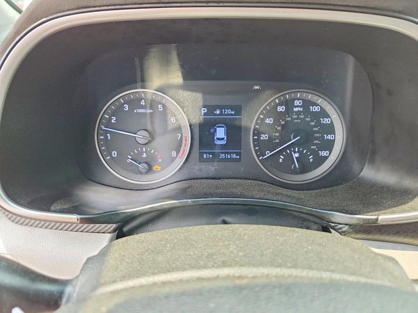 2020 HYUNDAI TUCSON SE