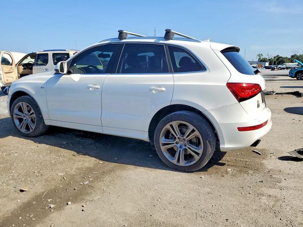 2013 AUDI Q5 Premium Plus