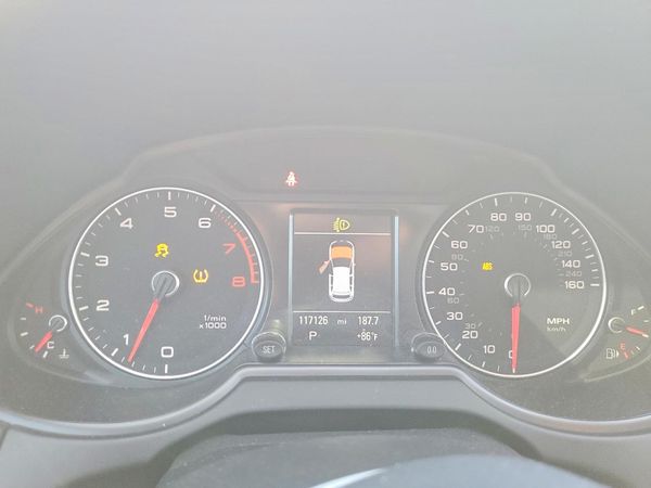 2013 AUDI Q5 Premium Plus