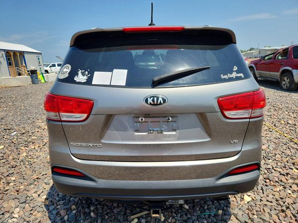 2017 KIA SORENTO L, LX
