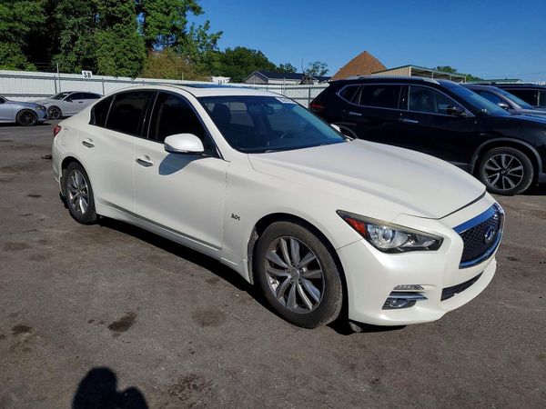 2016 INFINITI Q50