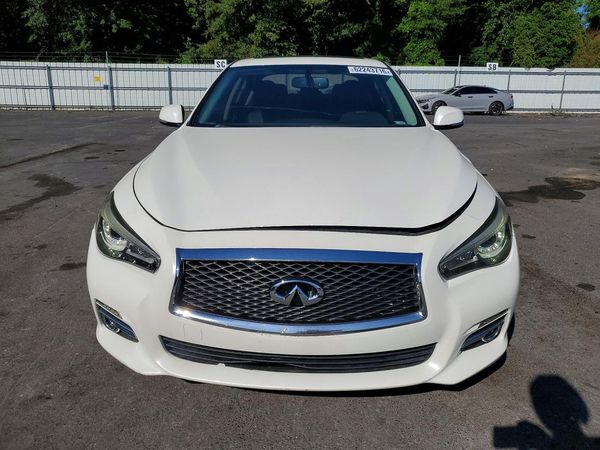 2016 INFINITI Q50