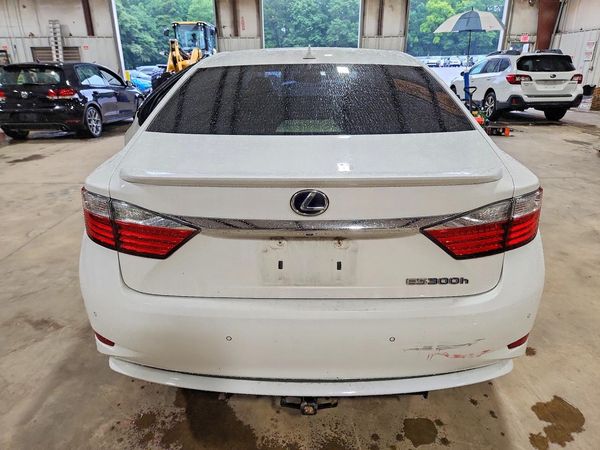2014 LEXUS ES 300h