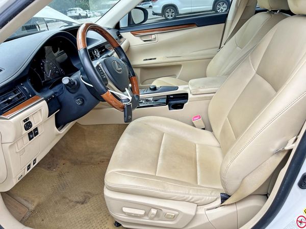 2014 LEXUS ES 300h