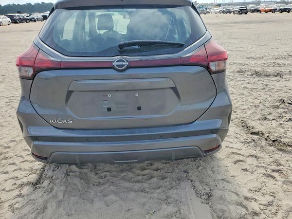 2022 NISSAN KICKS S