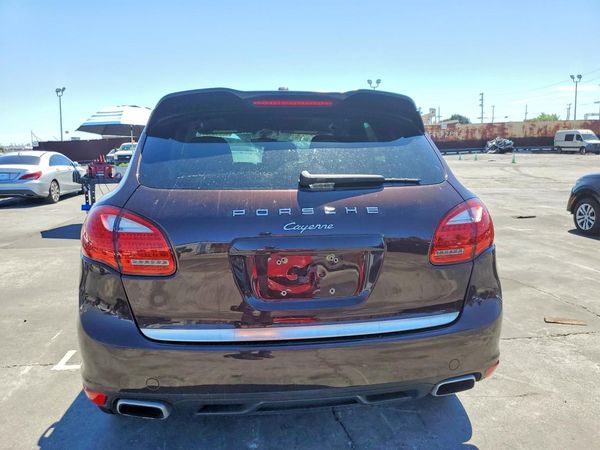 2014 PORSCHE CAYENNE