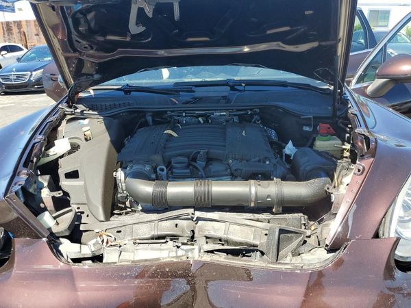 2014 PORSCHE CAYENNE